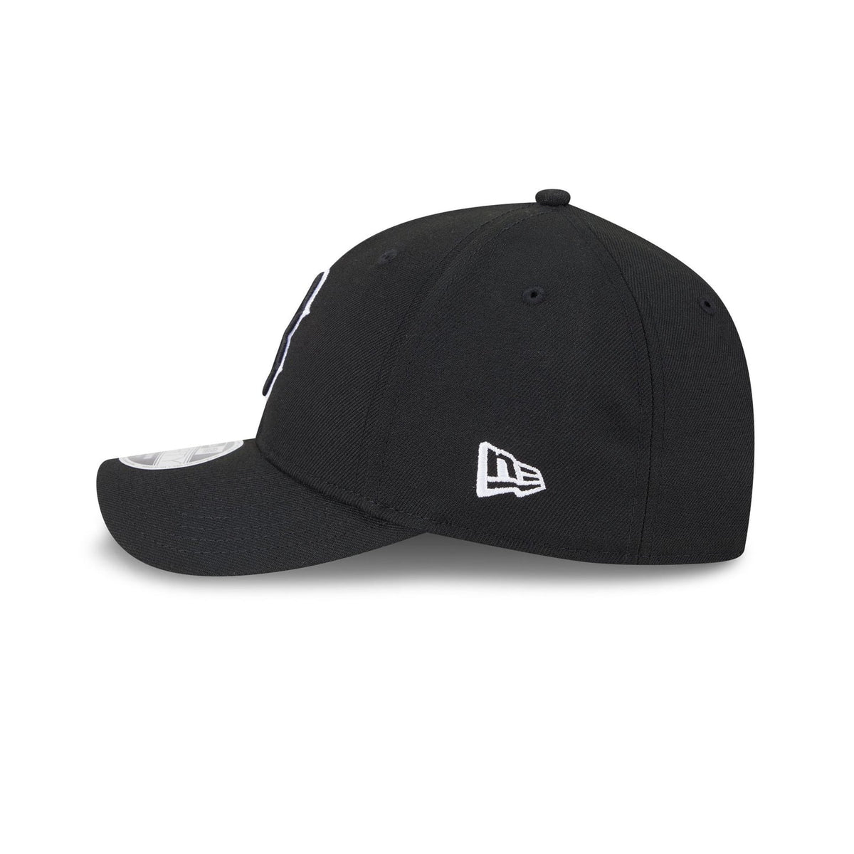 Boston Red Sox Black Authentic Collection 9FORTY M-Crown Snapback Hat