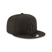 New York Yankees Basic Black on Black 9FIFTY Snapback Hat
