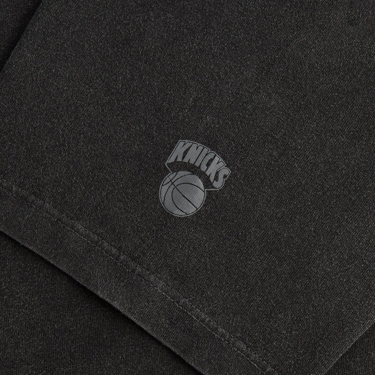 Kith for the New York Knicks Gold Vintage Jones Tee - Black