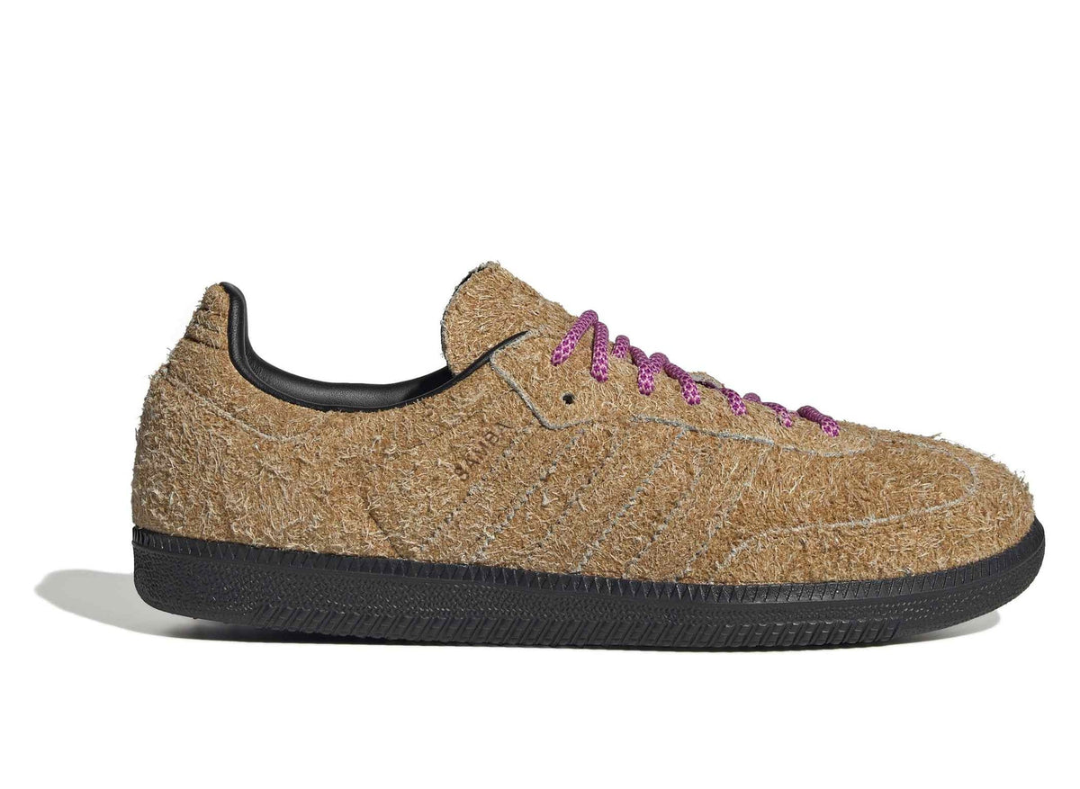 Adidas Samba OG in Mesa / Sonic Fuchsia / Core Black