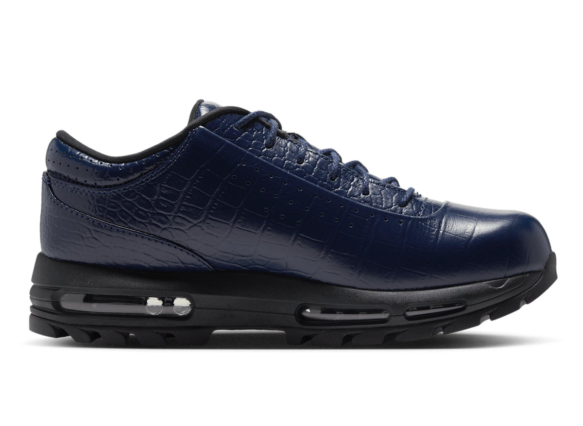 Nike Air Max Goadome Low in Midnight Navy