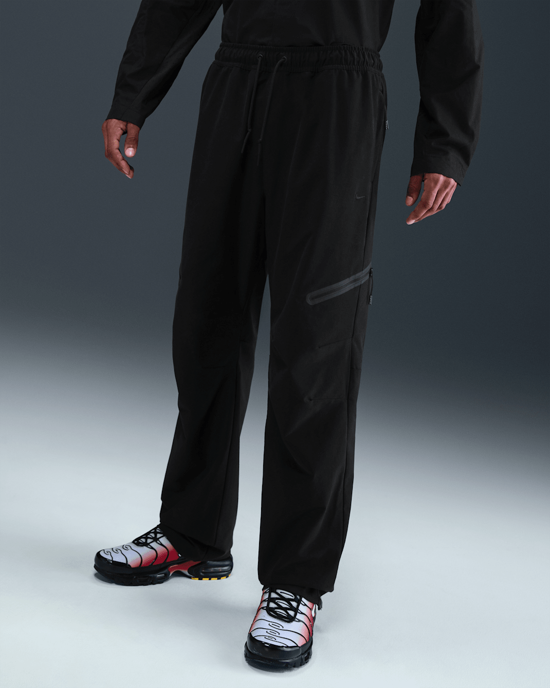 Nike Tech Shori Pants in Black