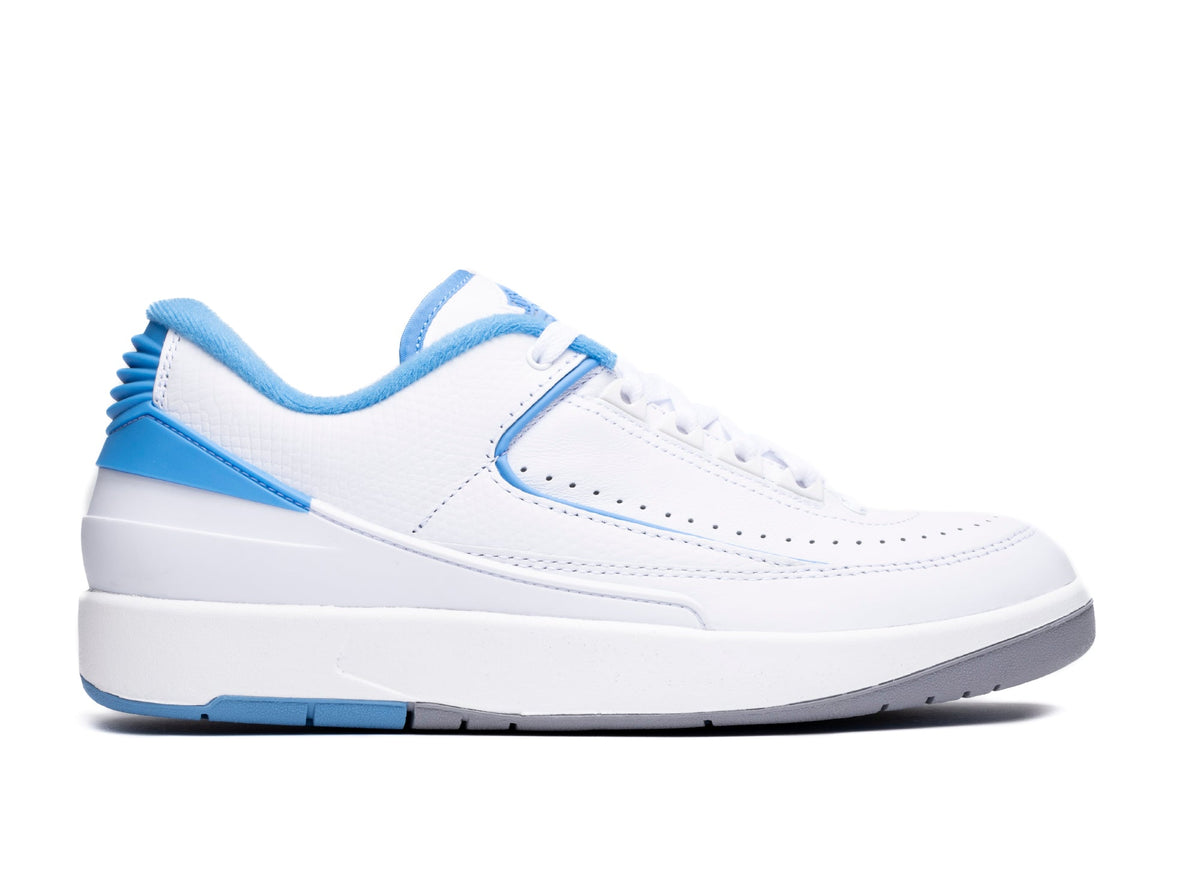 GS Air Jordan 2 Low 'UNC' in White / University Blue