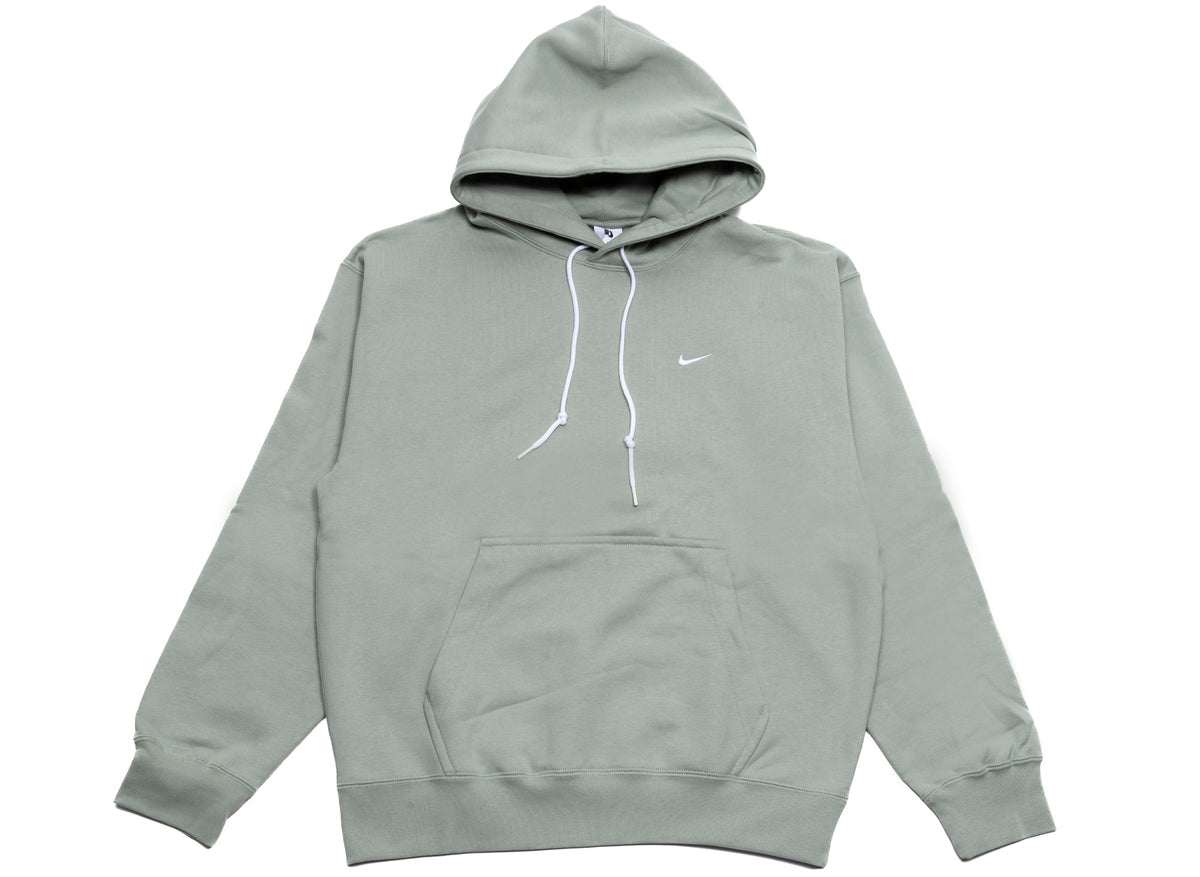 Nike Solo Swoosh Fleece Pullover Hoodie in Jade Horizon / White