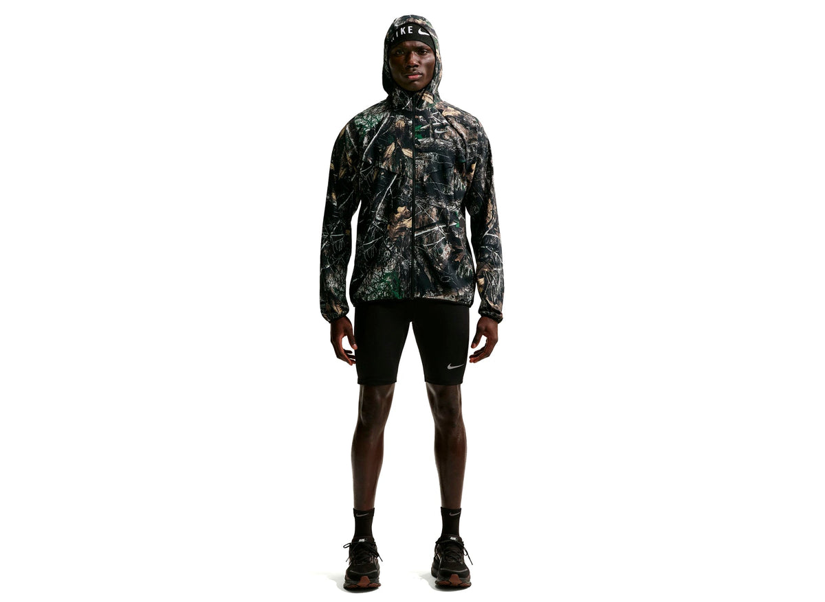 Nike Stride Dri-FIT Realtree Running Jacket in Anthracite / Black / Reflective Silver