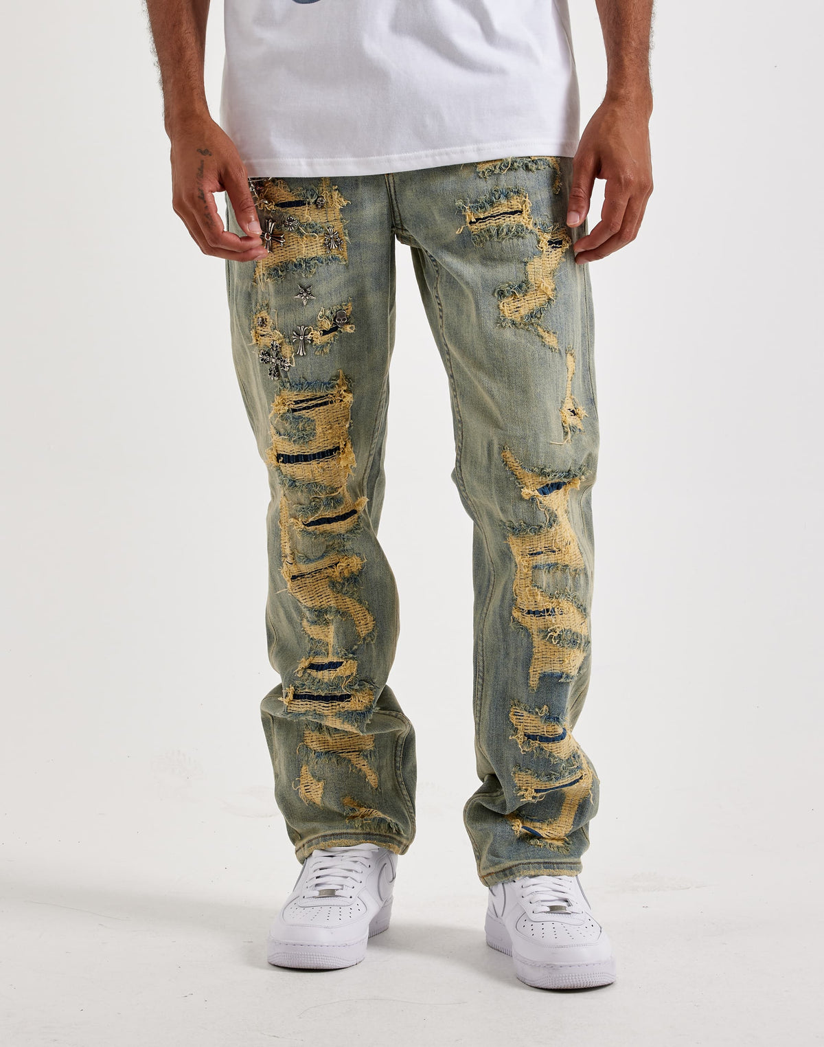 UNITED COTES  Smugglers Moon Slim Distressed Denim